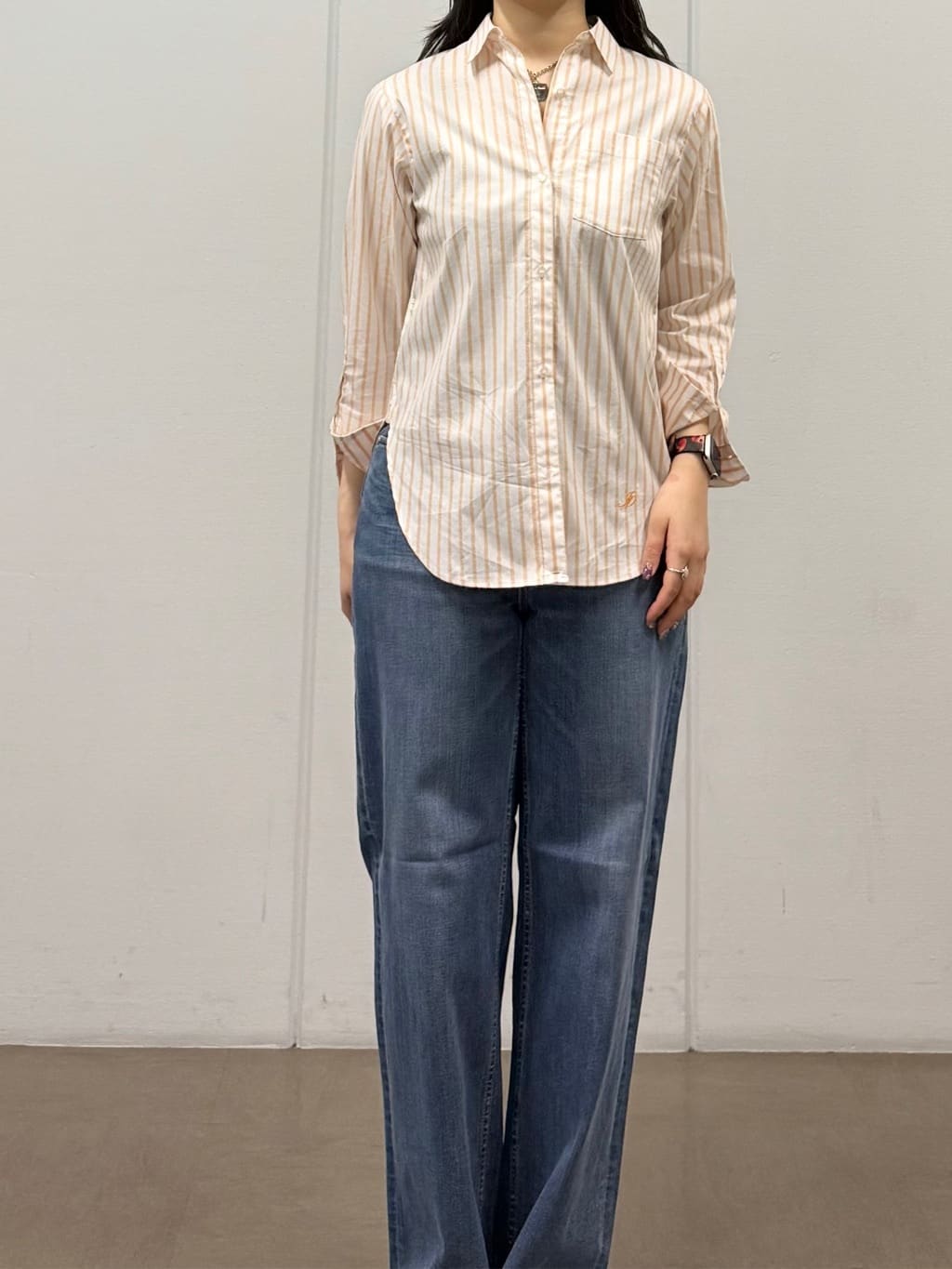 mizukiさんの「INDIVI｜【2WAY／洗える】ラメストライプ コットン混シャツ」を使ったコーディネート