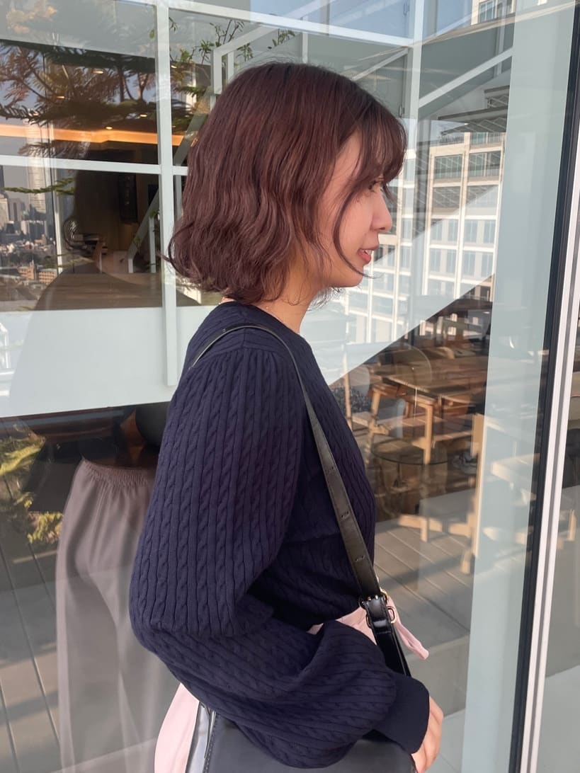 abeさんの「Couture brooch｜【洗える】リボンエンブロ細ケーブルニット」を使ったコーディネート