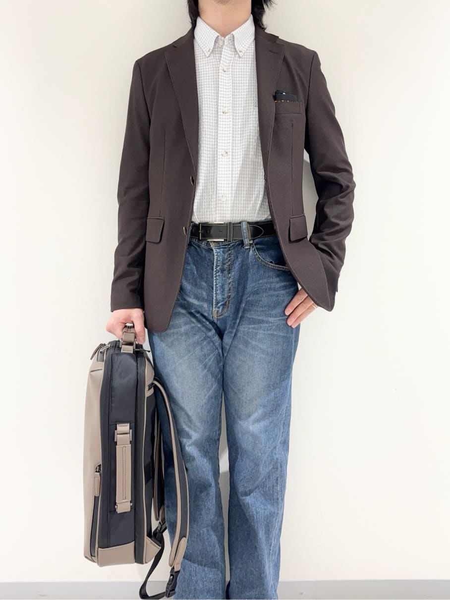 及川さんの「TAKEO KIKUCHI｜【抗菌防臭/シーズンレス】シアサッカーギンガムチェック ストレッチシャツ」を使ったコーディネート