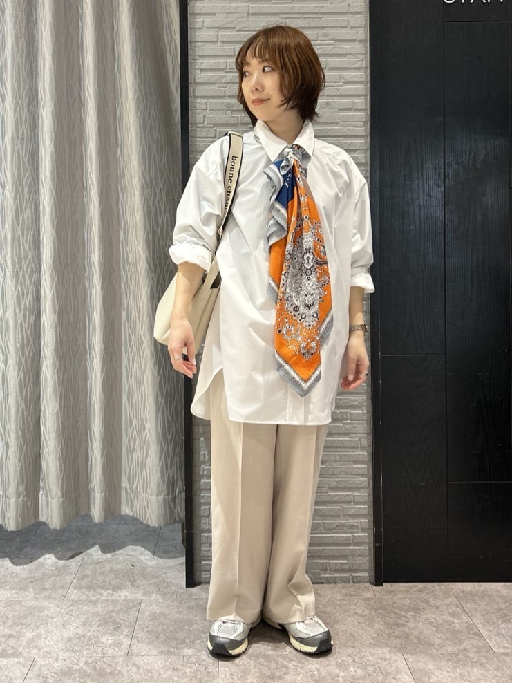 ga_riさんの「THE SHOP TK｜ゆったりシルエットで体型カバー ロングシャツ」を使ったコーディネート
