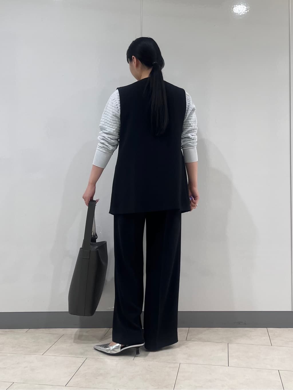 hasuさんの「INDIVI｜【洗える／多機能／SETUP可】着る日傘ジレジャケット」を使ったコーディネート
