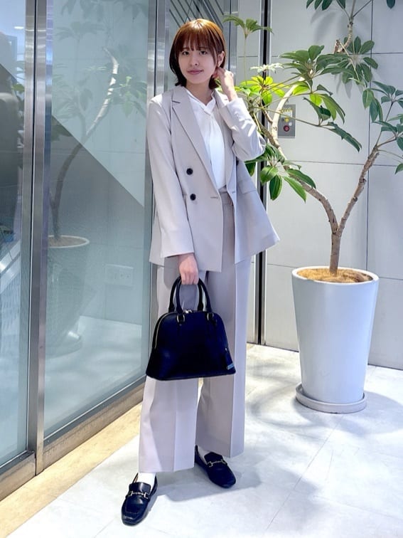 yukaさんの「UNTITLED｜◆【通勤/インナーブラウス】幾何柄ボウタイブラウス」を使ったコーディネート