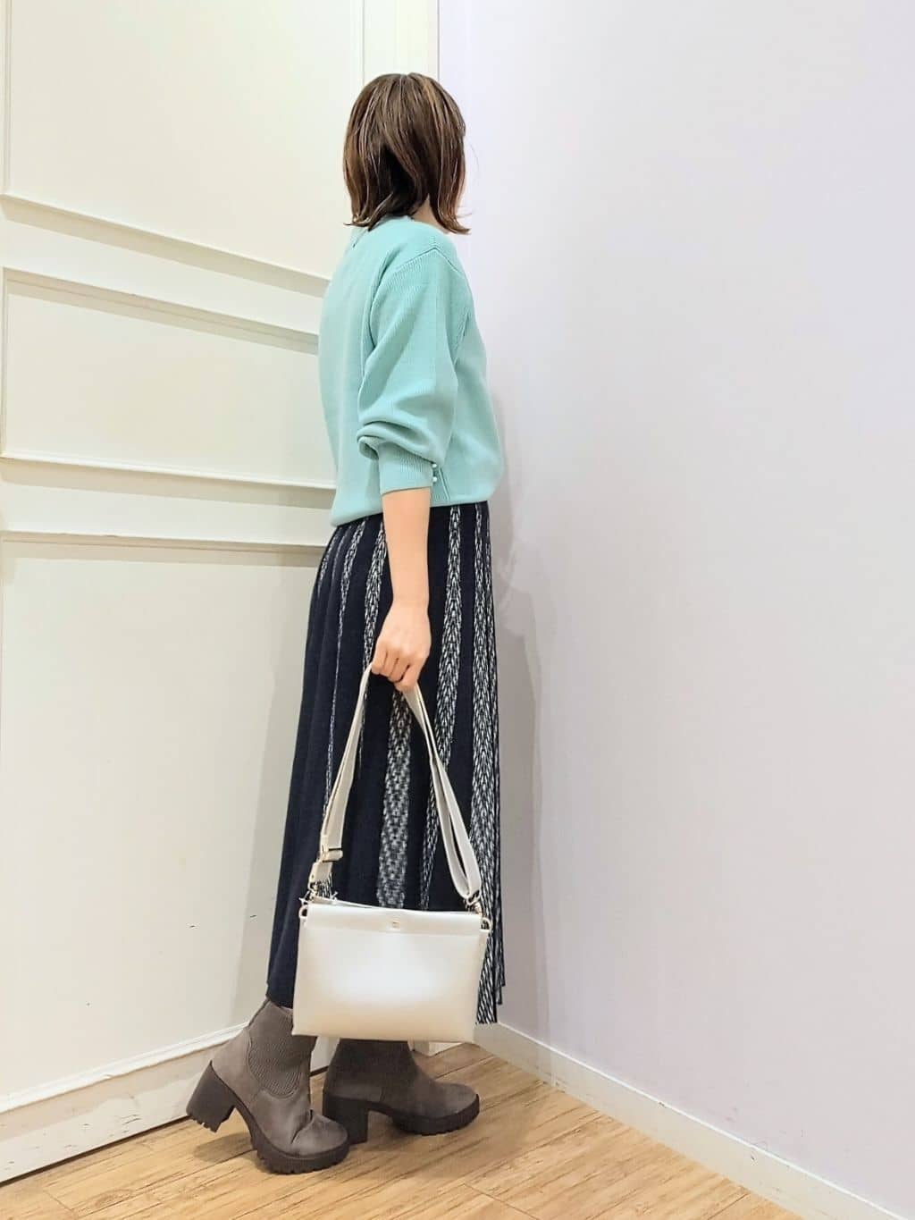 miomioさんの「SHOO･LA･RUE｜【毛玉になりにくい/洗濯機可/S-LL】お袖パールの上品ニット」を使ったコーディネート