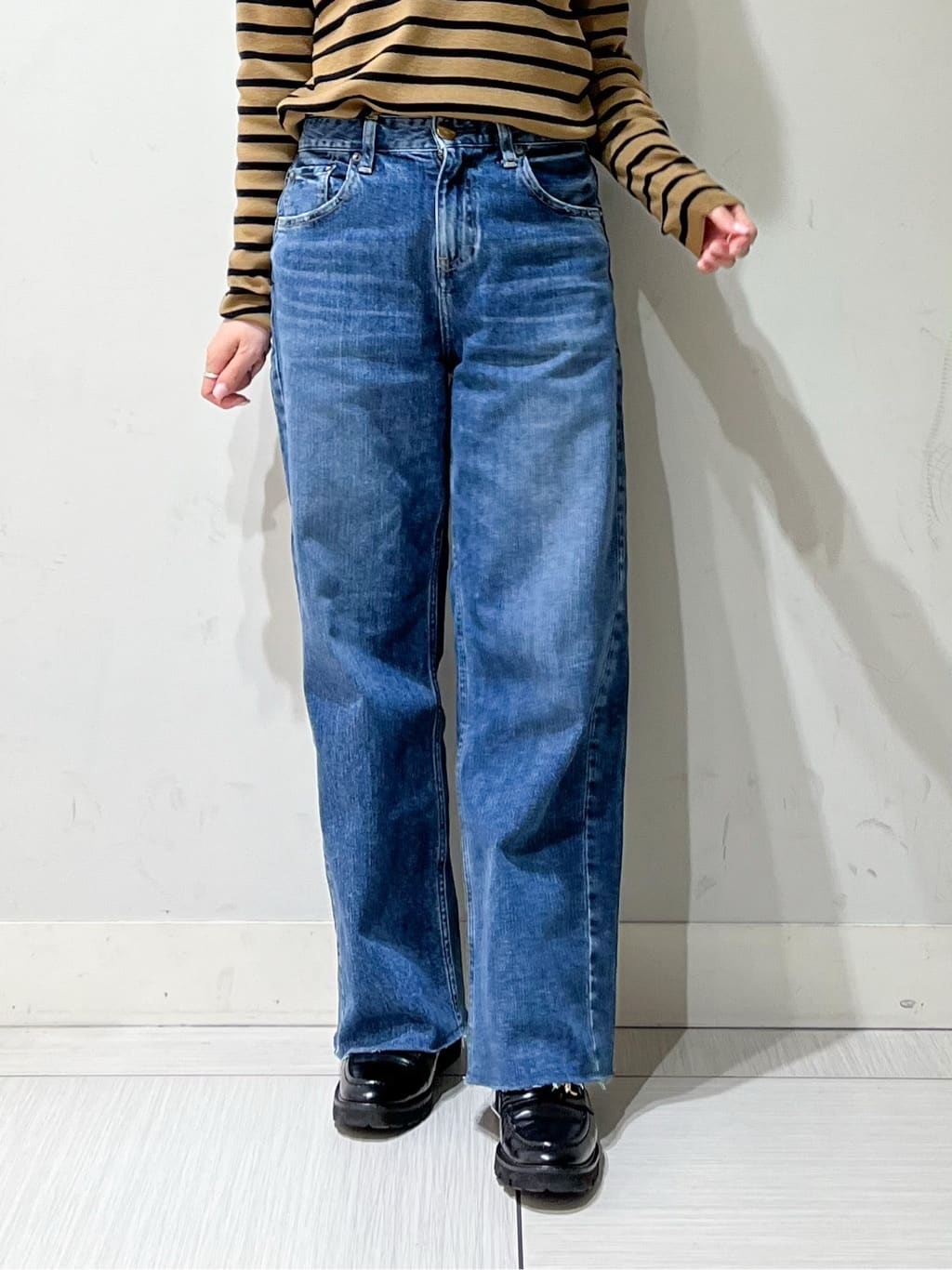 じゅんさんの「DRESSTERIOR｜デキシー吊裏毛ジップアップパーカ」を使ったコーディネート