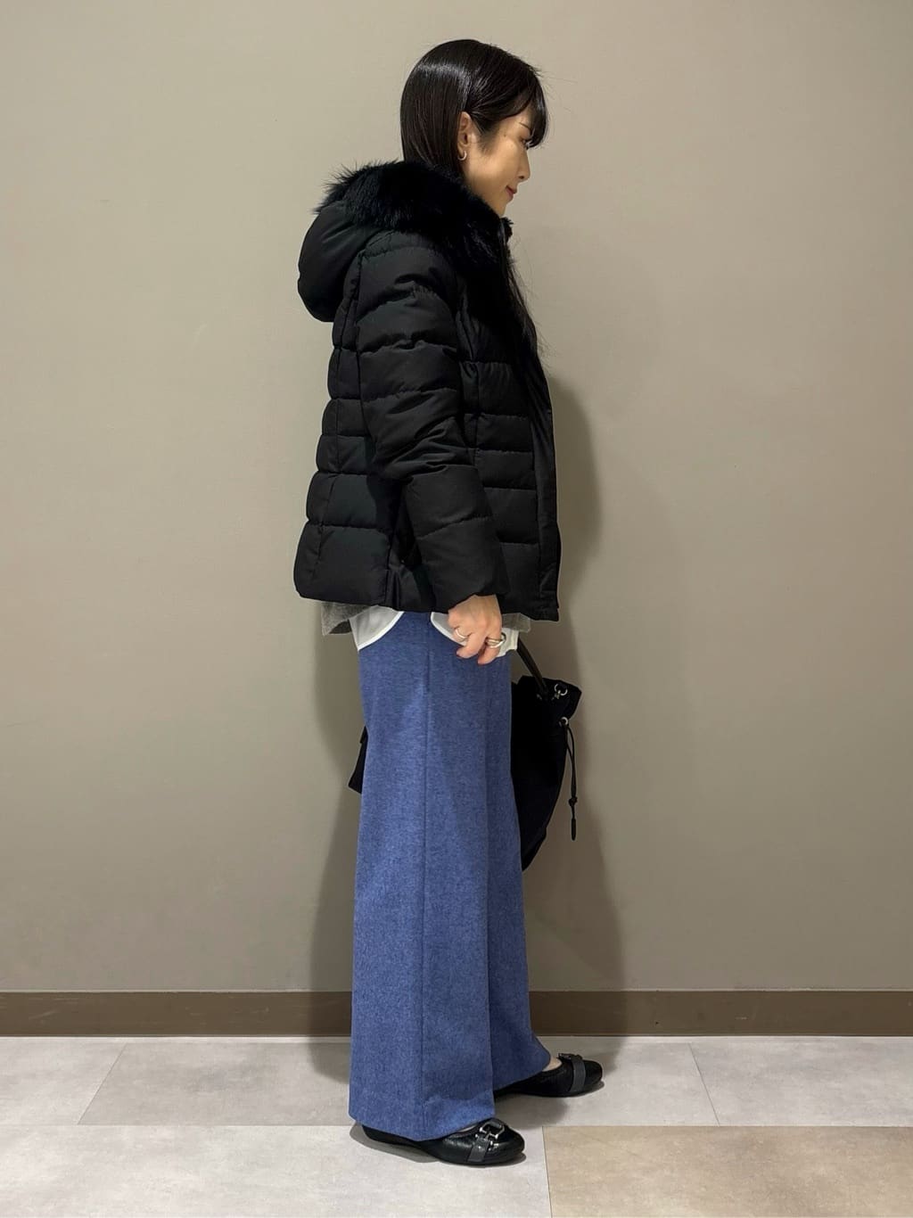 KEIKOさんの「INDIVI｜【名品／撥水／抗菌防臭】ショート丈リサイクルダウンコート」を使ったコーディネート