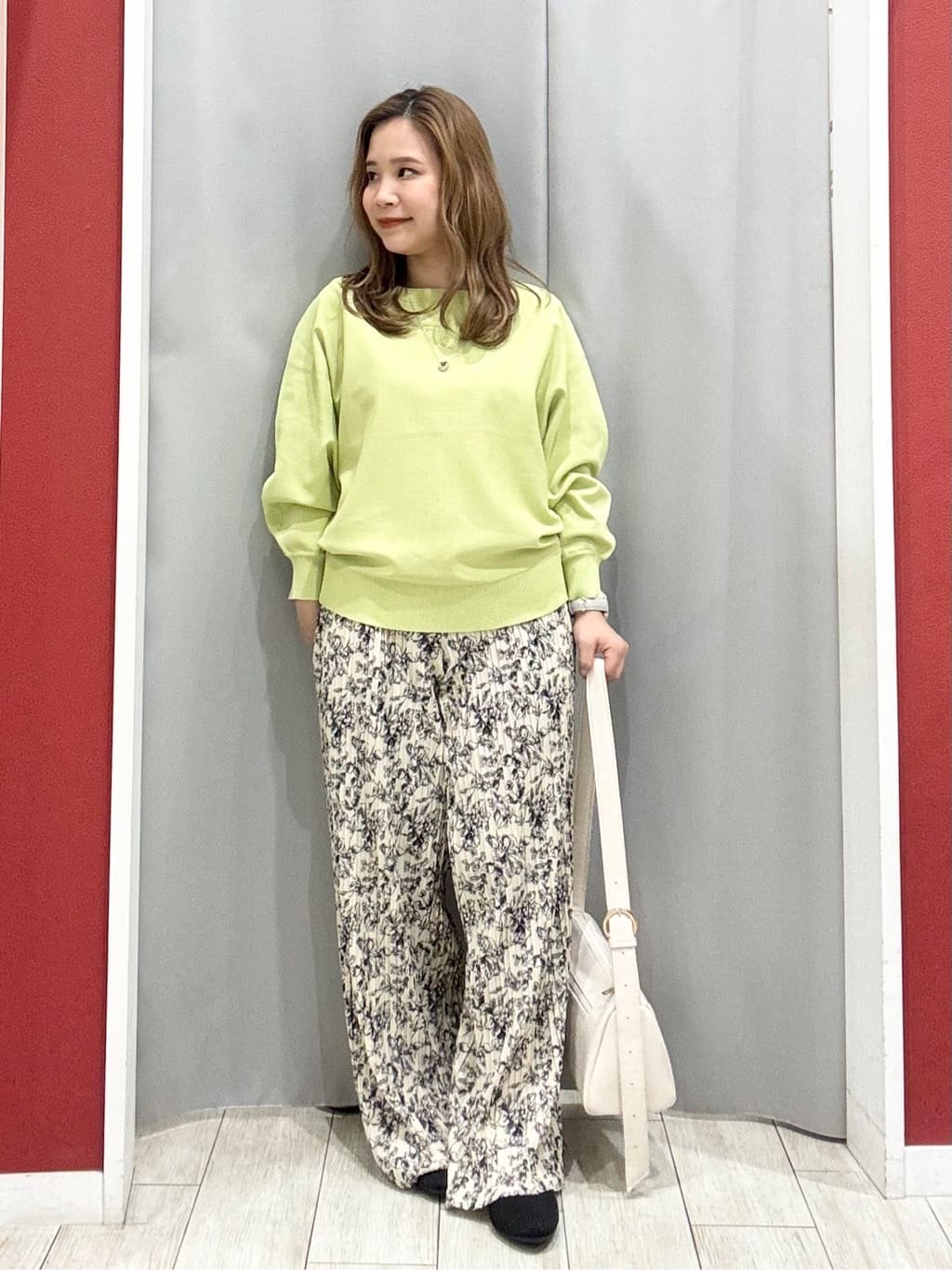 shioさんの「SHOO･LA･RUE｜【洗濯機可/S-LL】さらりと軽やか インせず着られる すっきり見えドルマンニット」を使ったコーディネート