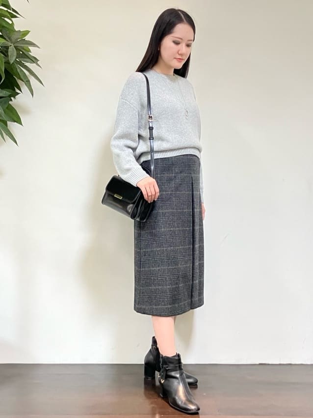 カレンさんの「UNTITLED｜【ふんわり/タイト見え】グレンチェックスカート」を使ったコーディネート