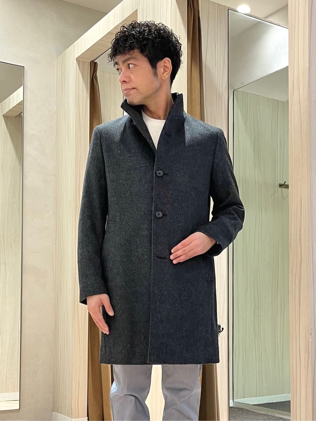 URAさんの「TAKEO KIKUCHI｜カシミヤブレンド ビーバー調ピンヘッドスタンドカラーコート」を使ったコーディネート