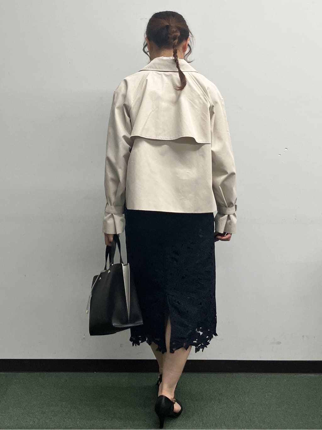MAYUKIさんの「index｜キャンディスリーブショートトレンチコート【洗濯機OK／撥水／防花粉】《5col》」を使ったコーディネート