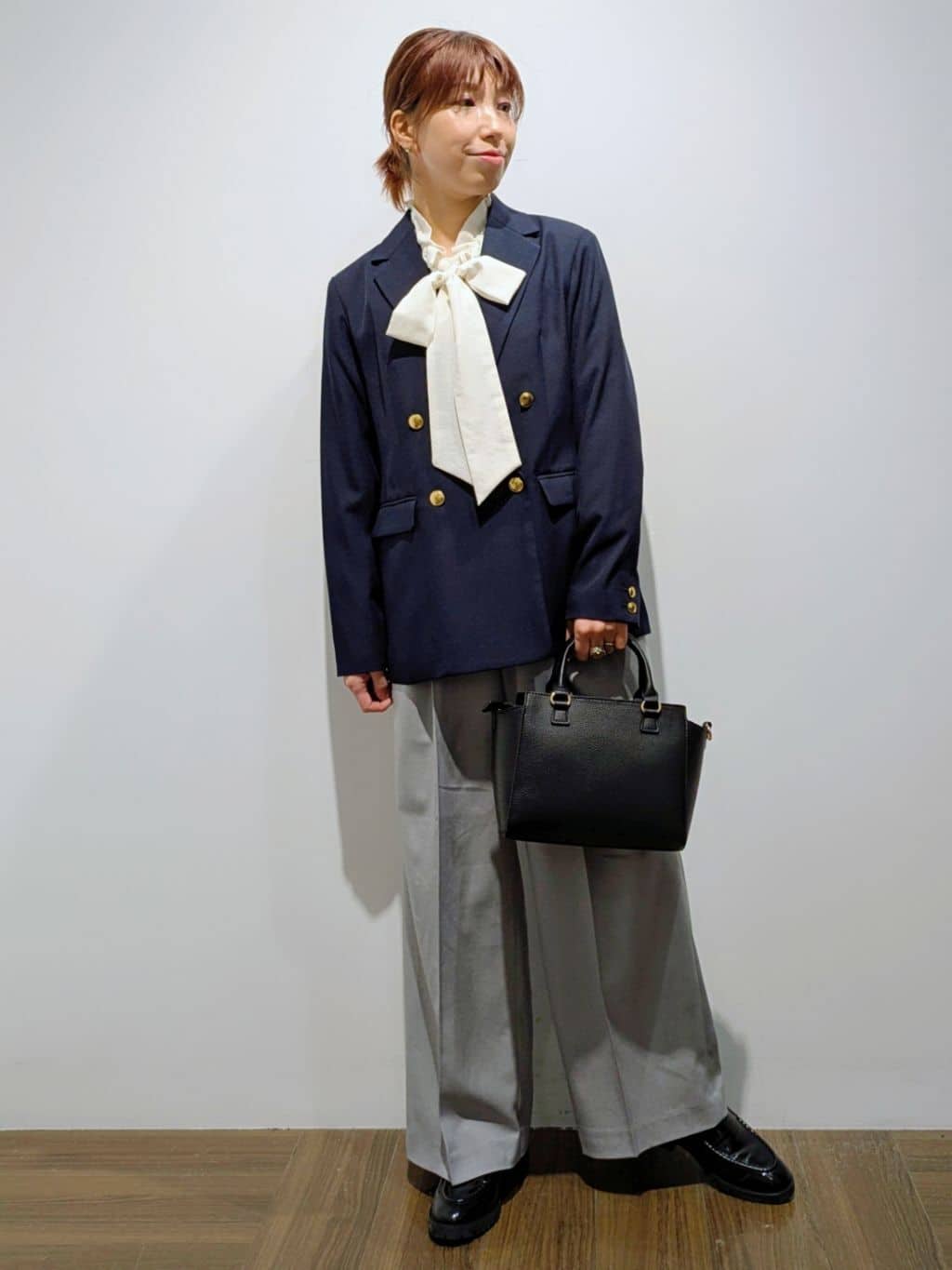 4410さんの「THE SHOP TK｜【通勤にもデイリーにも】CAVIAN 金ボタンダブルブレストジャケット」を使ったコーディネート
