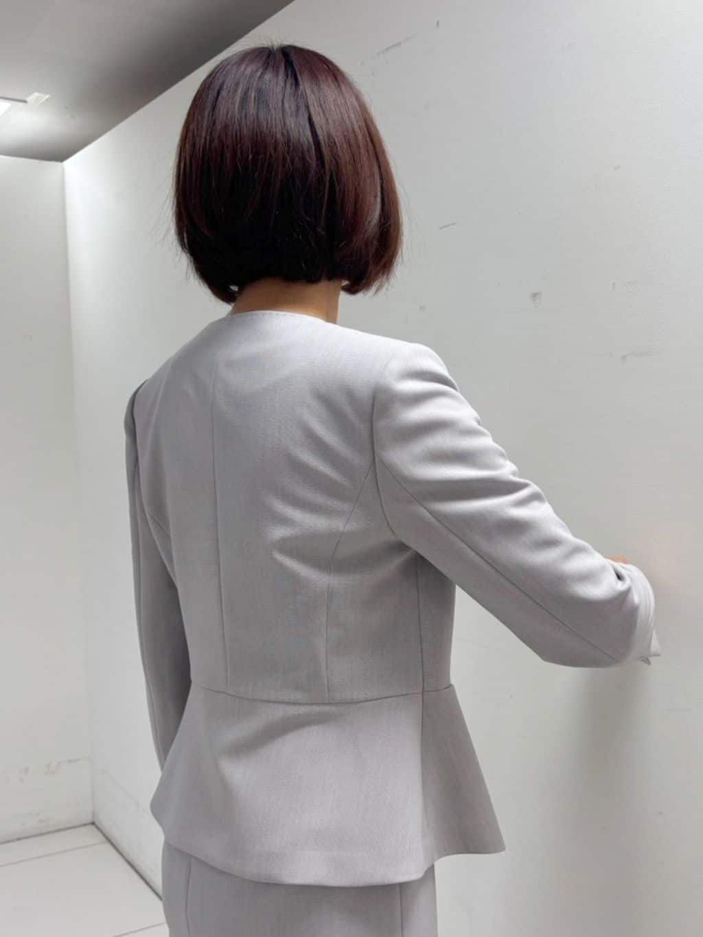keikoさんの「COUP DE CHANCE｜【手洗い可／日本製／スーツ可】ペプラムデザイン　カラーレスジャケット」を使ったコーディネート