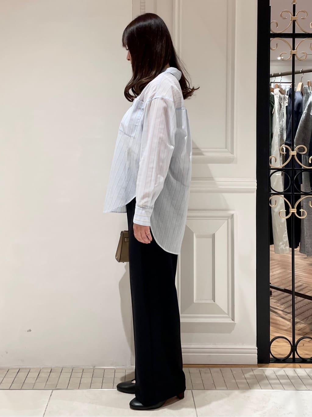 minowaさんの「DRESSTERIOR｜シアー ストライプシャツ」を使ったコーディネート