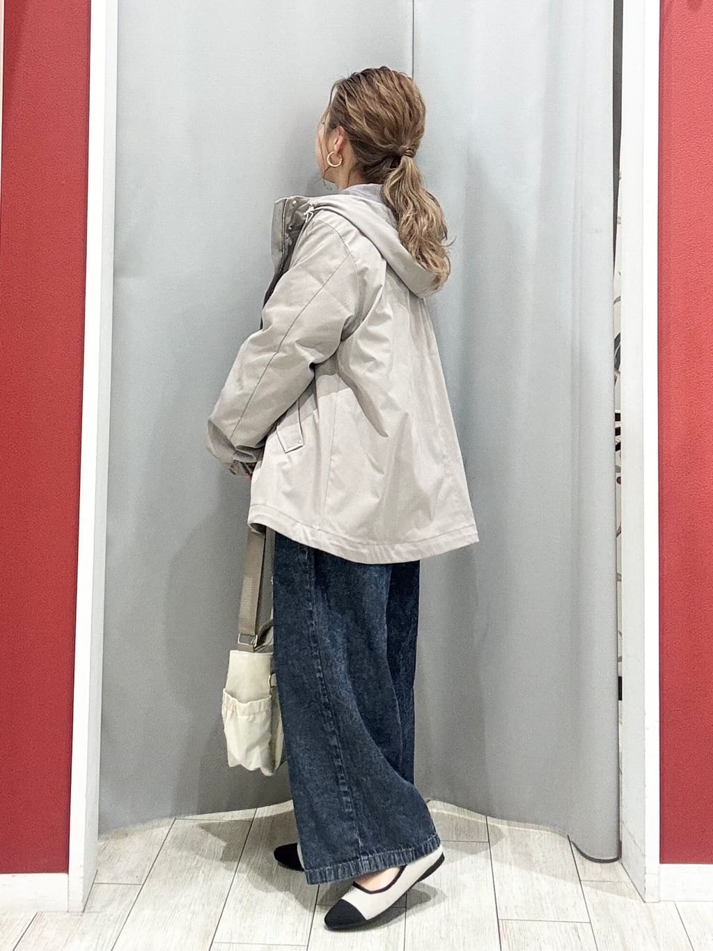shioさんの「SHOO･LA･RUE｜ちょうどいい華やかさ　ふんわりレースブルゾン」を使ったコーディネート