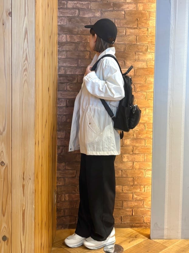 mieさんの「SHOO･LA･RUE｜【防花粉/S-LL】ウエストマークですっきり見え　軽やかスタンドブルゾン」を使ったコーディネート