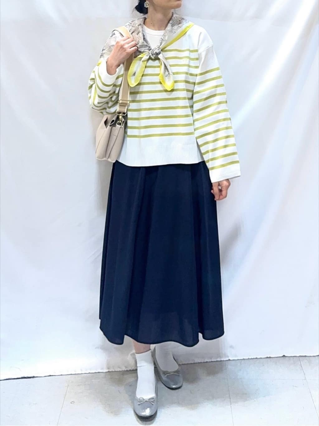 𝐇𝐢𝐫𝐨𝐦𝐢さんの「SHOO･LA･RUE｜ふんわり女性らしさあふれる ギャザーフレアスカート」を使ったコーディネート