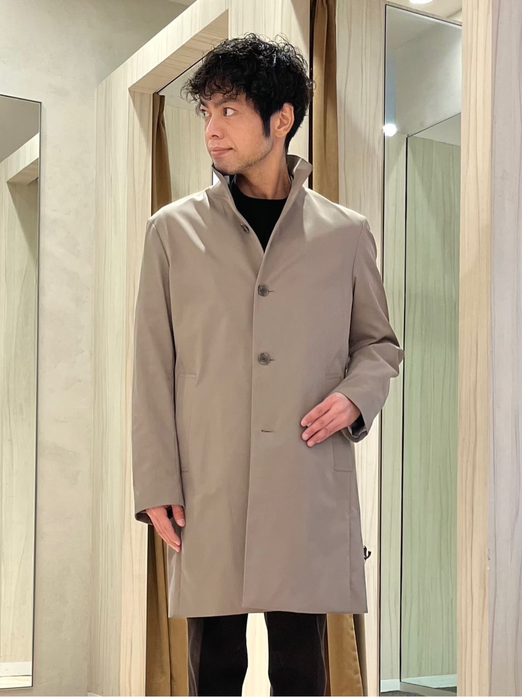 URAさんの「TAKEO KIKUCHI｜撥水ツイル スタンドカラー コート」を使ったコーディネート
