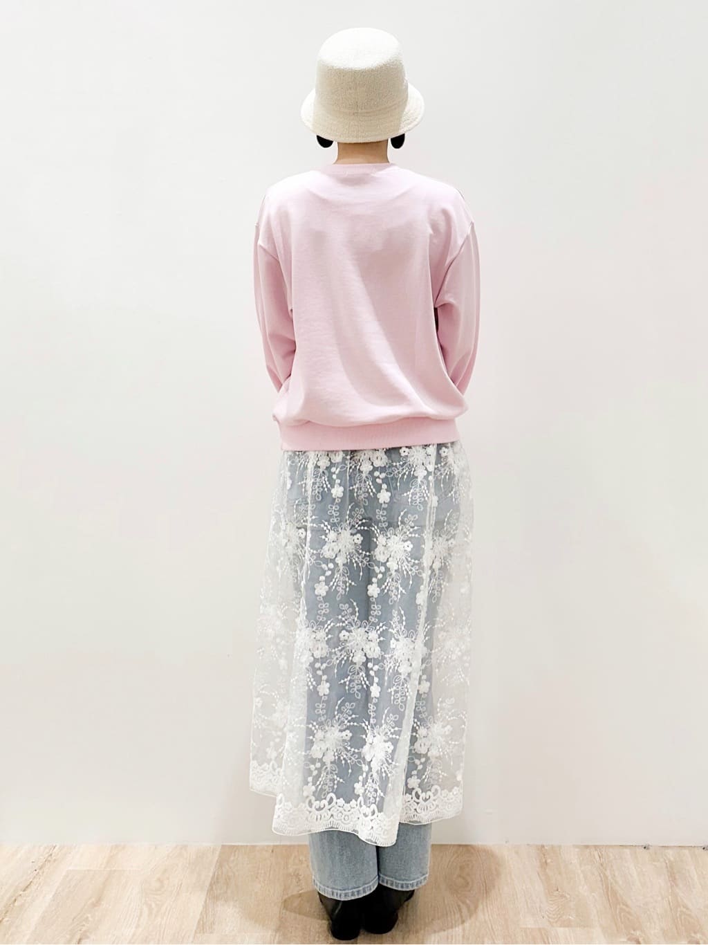 yurieさんの「OPAQUE.CLIP｜シアーレース刺繍レイヤードスカート【洗濯機OK】」を使ったコーディネート