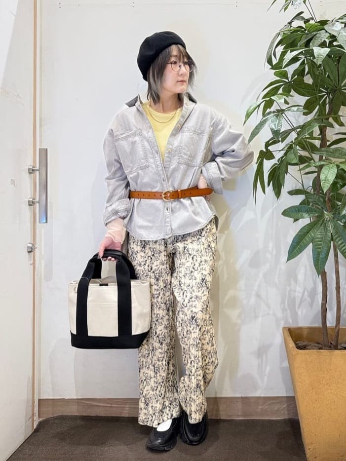 misakiさんの「SHOO･LA･RUE｜【S-LL】レイヤードスタイルに チュール切替ロンT」を使ったコーディネート