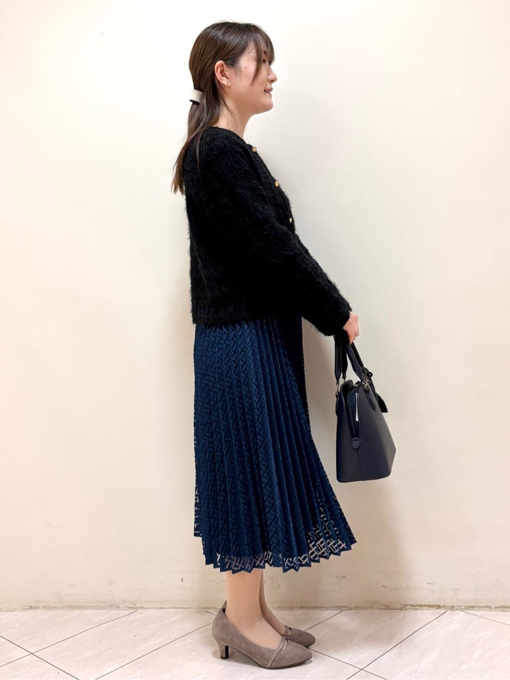 mikiさんの「Reflect｜【お食事会やお出かけに◎】ふんわりジャカード編みカーディガン」を使ったコーディネート