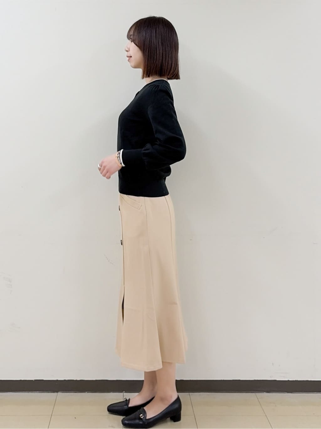 yurinaさんの「index｜ビジューボタンヘンリーネックニット【洗濯機OK】」を使ったコーディネート