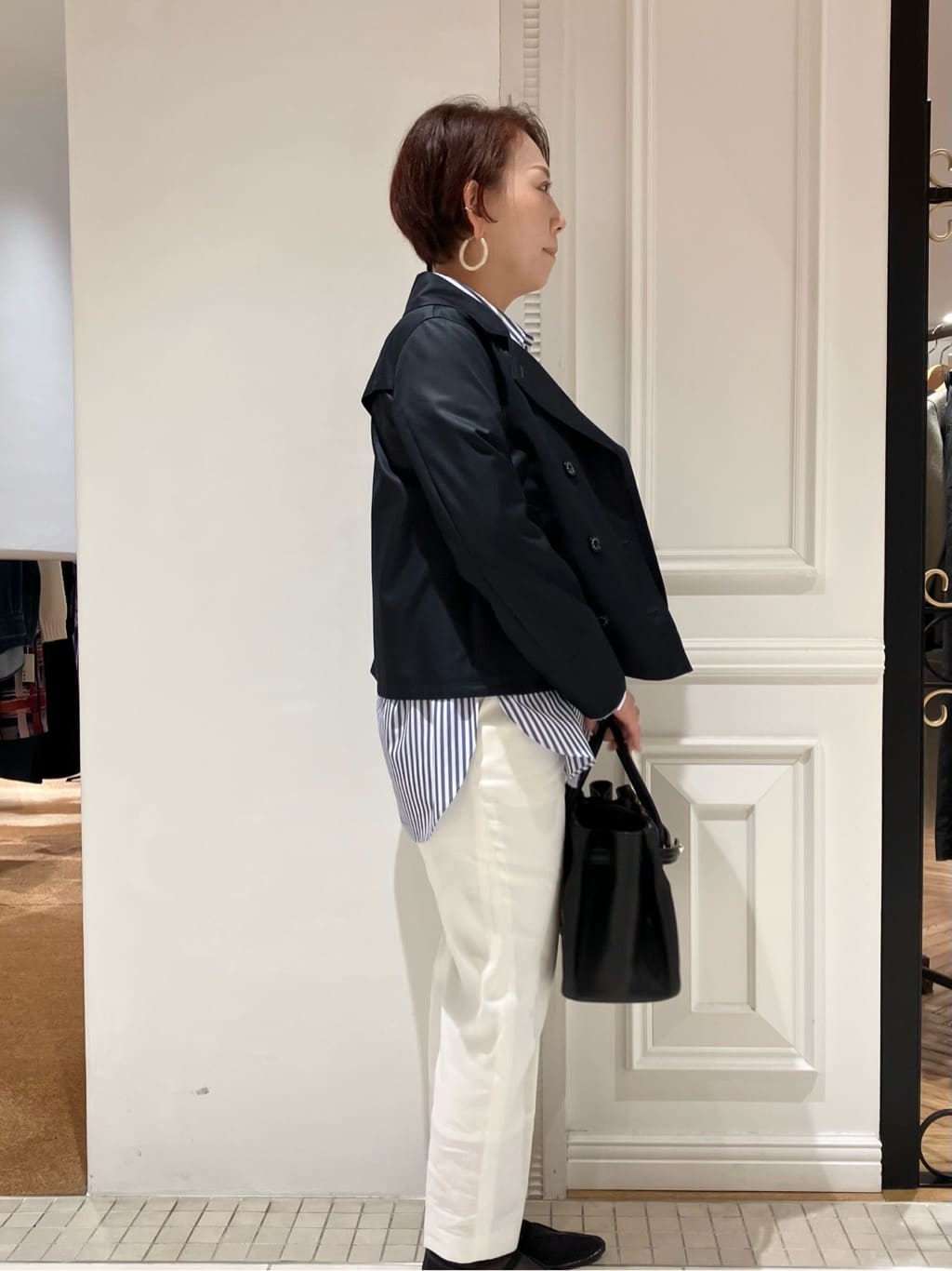 TAJIさんの「DRESSTERIOR｜【ウォッシャブル/撥水素材】Aラインショートトレンチジャケット」を使ったコーディネート