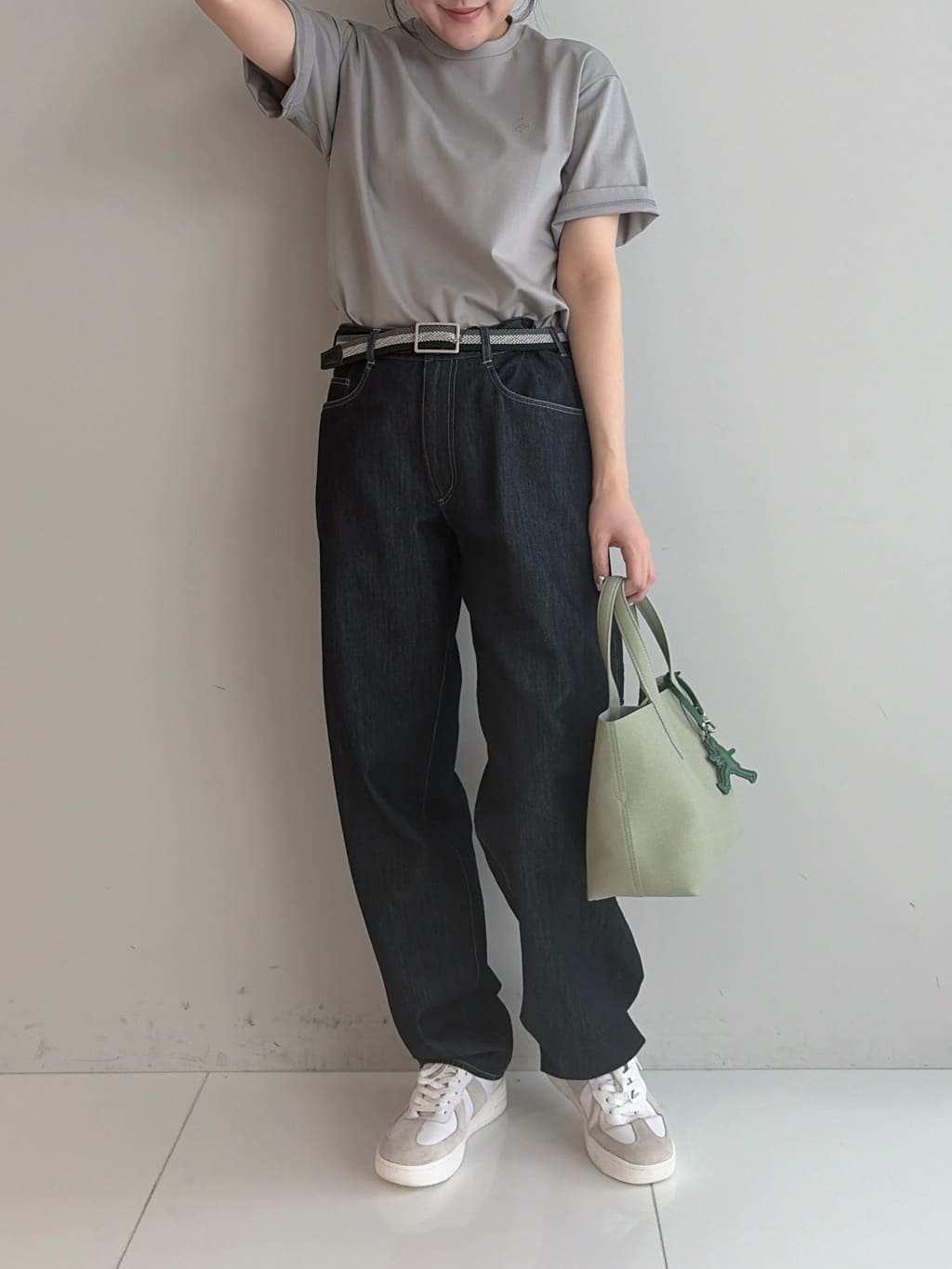 Akutagawaさんの「TAKEO KIKUCHI｜ワンストローク刺繍 半袖 Tシャツ」を使ったコーディネート