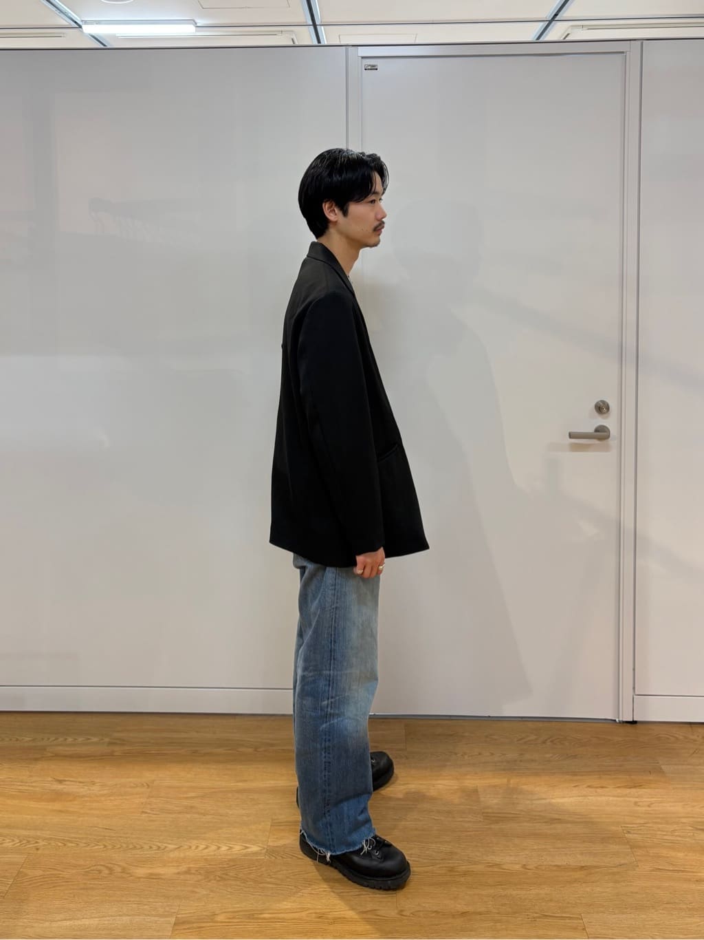 北浦歩大さんの「tk.TAKEO KIKUCHI｜【テクニック不要でおしゃれ完成！】オーバーサイズダブルセットアップ/上下2点セット/コスパ良し/ON」を使ったコーディネート