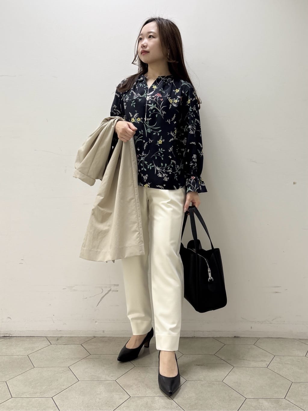 kahoさんの「INDIVI｜【撥水／軽量】ミニマル スタンドカラーコート」を使ったコーディネート