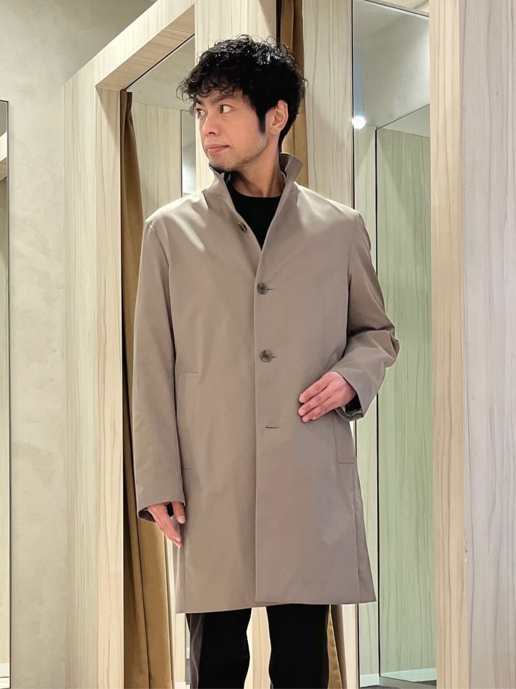 URAさんの「TAKEO KIKUCHI｜撥水ツイル スタンドカラー コート」を使ったコーディネート
