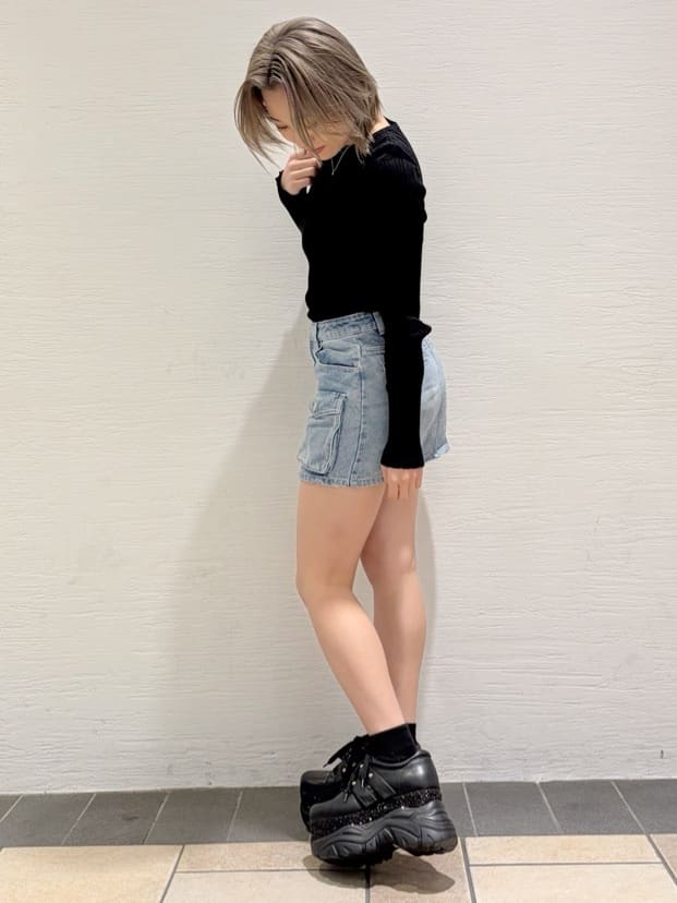 Maoさんの「ESPERANZA｜ラインストーンスタッズ厚底スニーカー」を使ったコーディネート