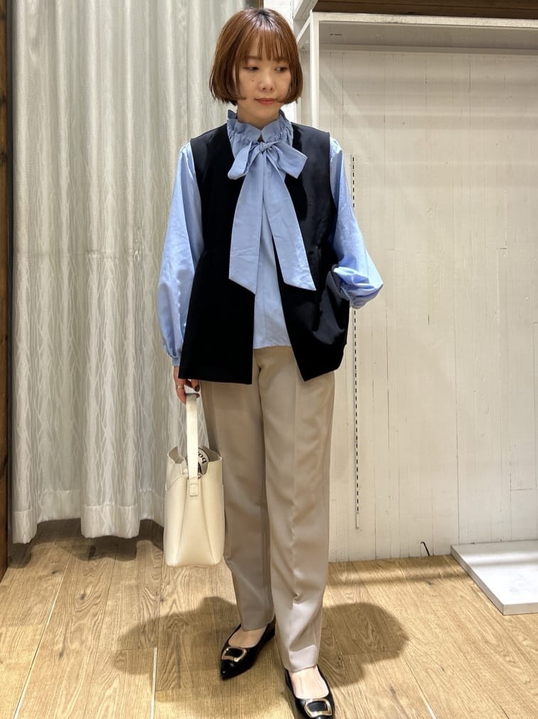 ga_riさんの「THE SHOP TK｜【通勤・きちんと見えに】ダブルクロス ペプラムジレ/セットアップ可」を使ったコーディネート