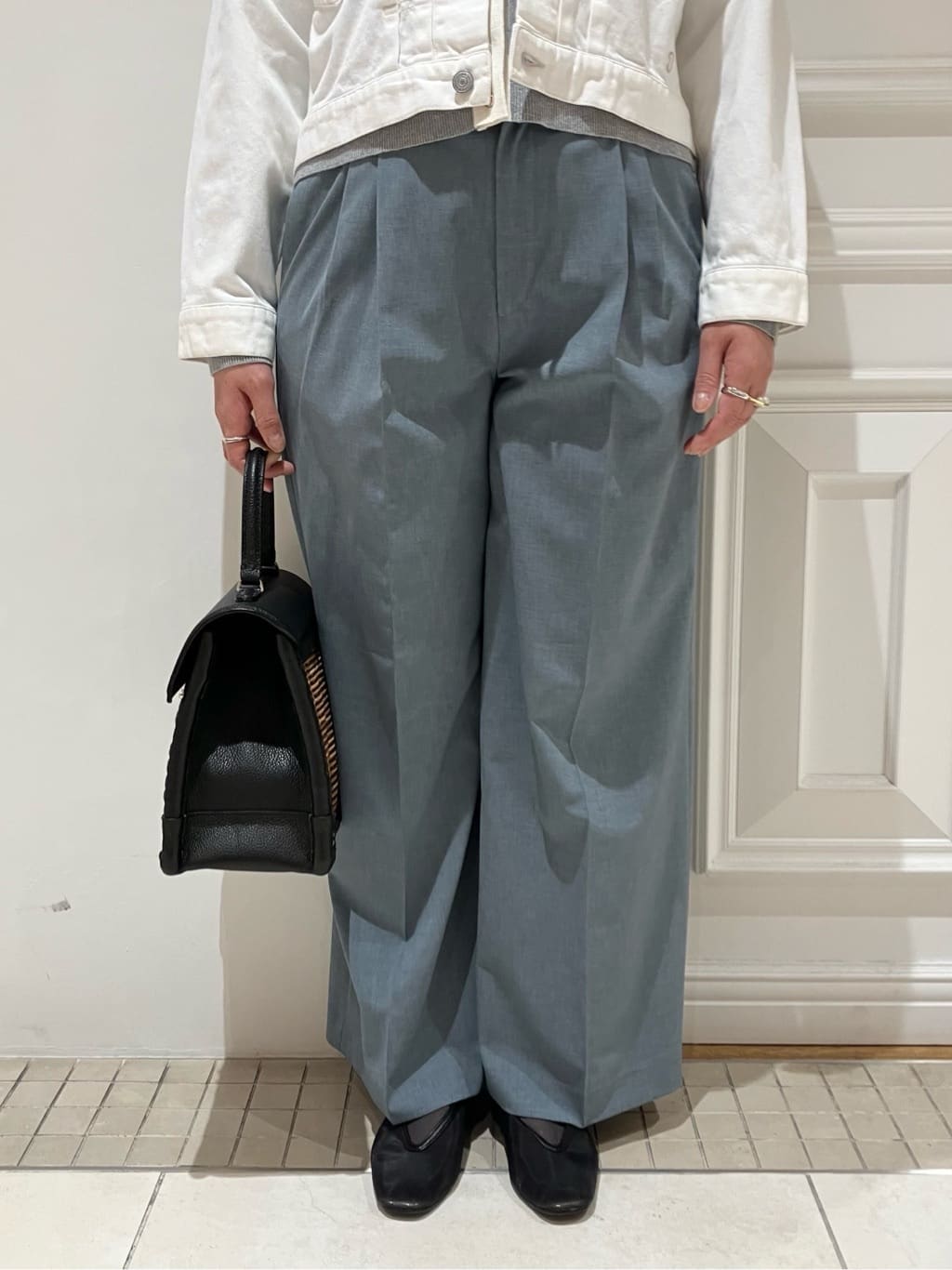 TAJIさんの「DRESSTERIOR｜【ウォッシャブル】バンドカラー ホワイトＧジャン」を使ったコーディネート