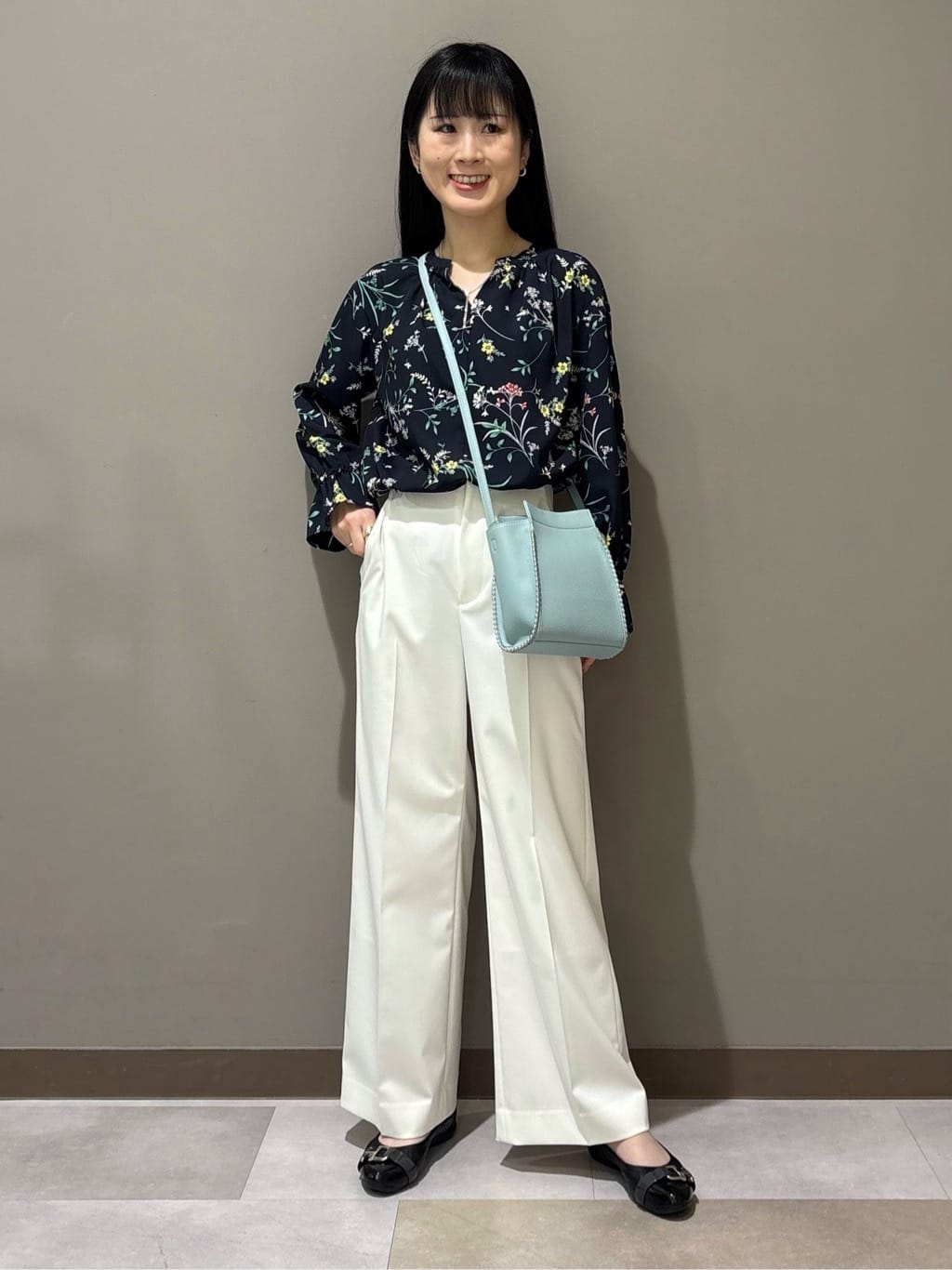 KEIKOさんの「INDIVI｜【花粉付着防止／撥水／UVケア】名品トレンチコート」を使ったコーディネート