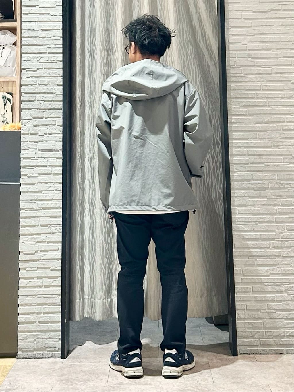 KENJI Iさんの「THE SHOP TK｜【季節の変わり目に最適】ナイロンマウンテンパーカ  防風/洗濯機OK」を使ったコーディネート