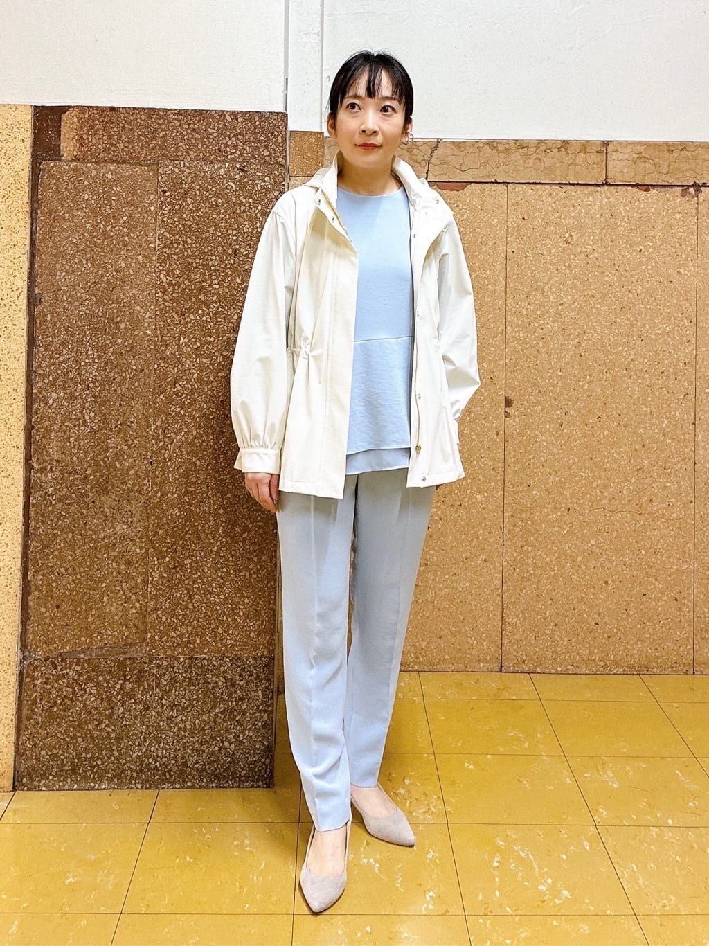 hattoriさんの「INDIVI｜【洗える／UVケア／SETUP可】着る日傘ペプラムブラウス」を使ったコーディネート