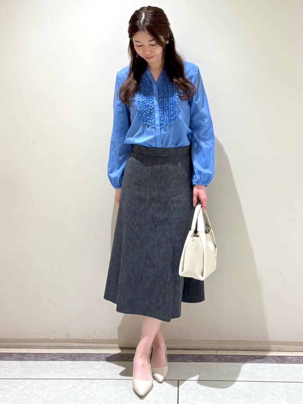 sakiさんの「COUP DE CHANCE｜【手洗い可／日本製】麻混フレアースカート」を使ったコーディネート
