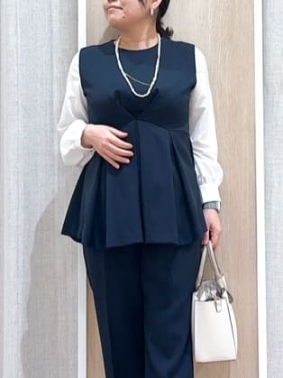 naoさんの「grove｜【マシンウォッシュ/防シワ】袖ドッキングペプラムブラウス【着回しカセット】」を使ったコーディネート