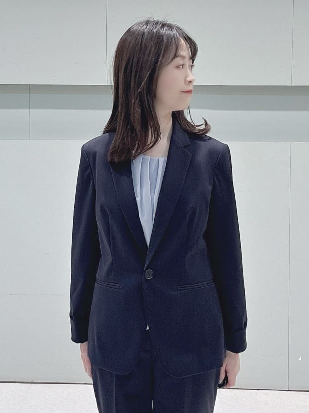 makiさんの「UNTITLED｜【透けにくい/ウエストイン見え】タックブラウス」を使ったコーディネート