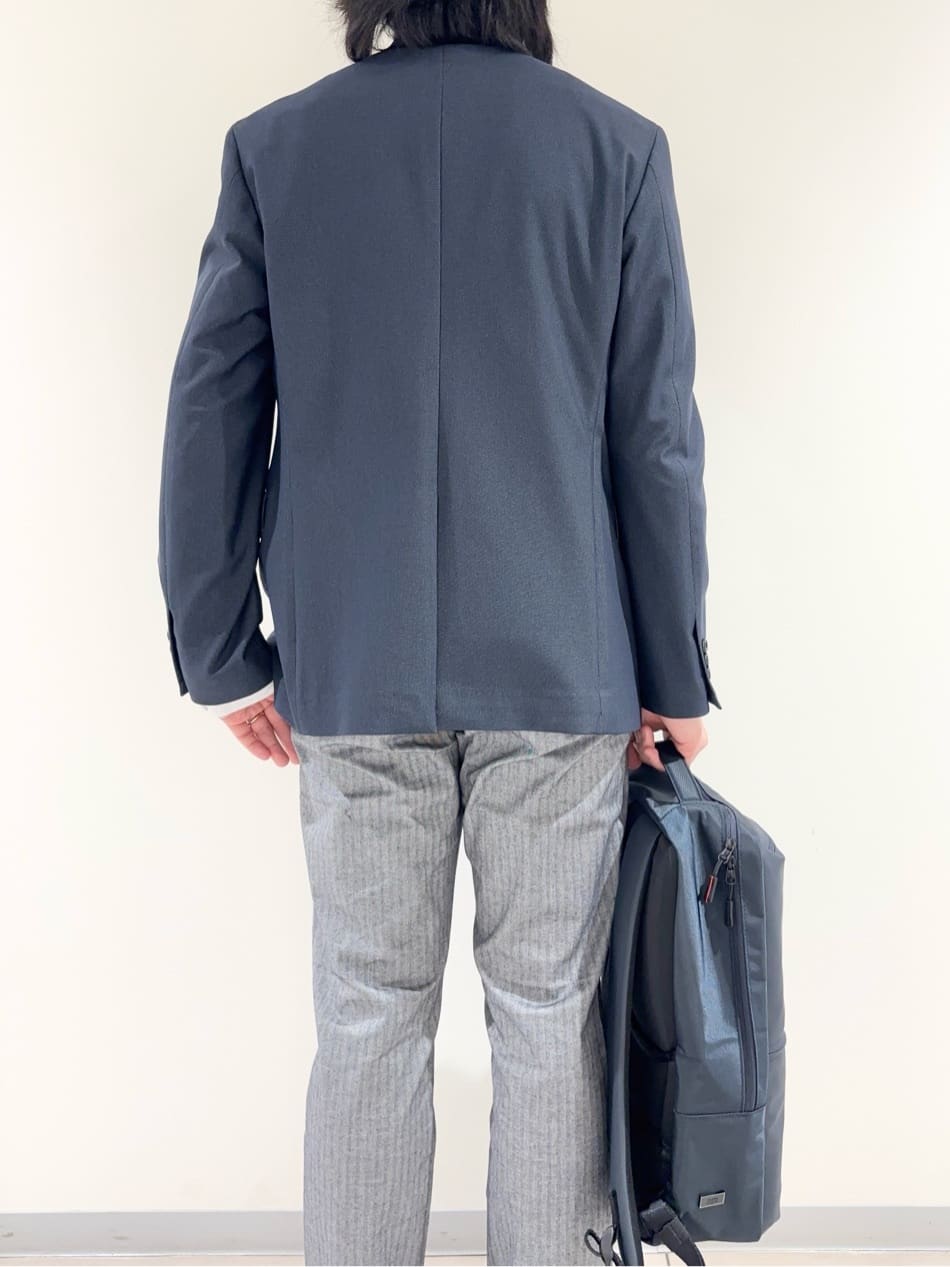 及川さんの「TAKEO KIKUCHI｜播州 ドビーストライプ フラワーシャツ」を使ったコーディネート