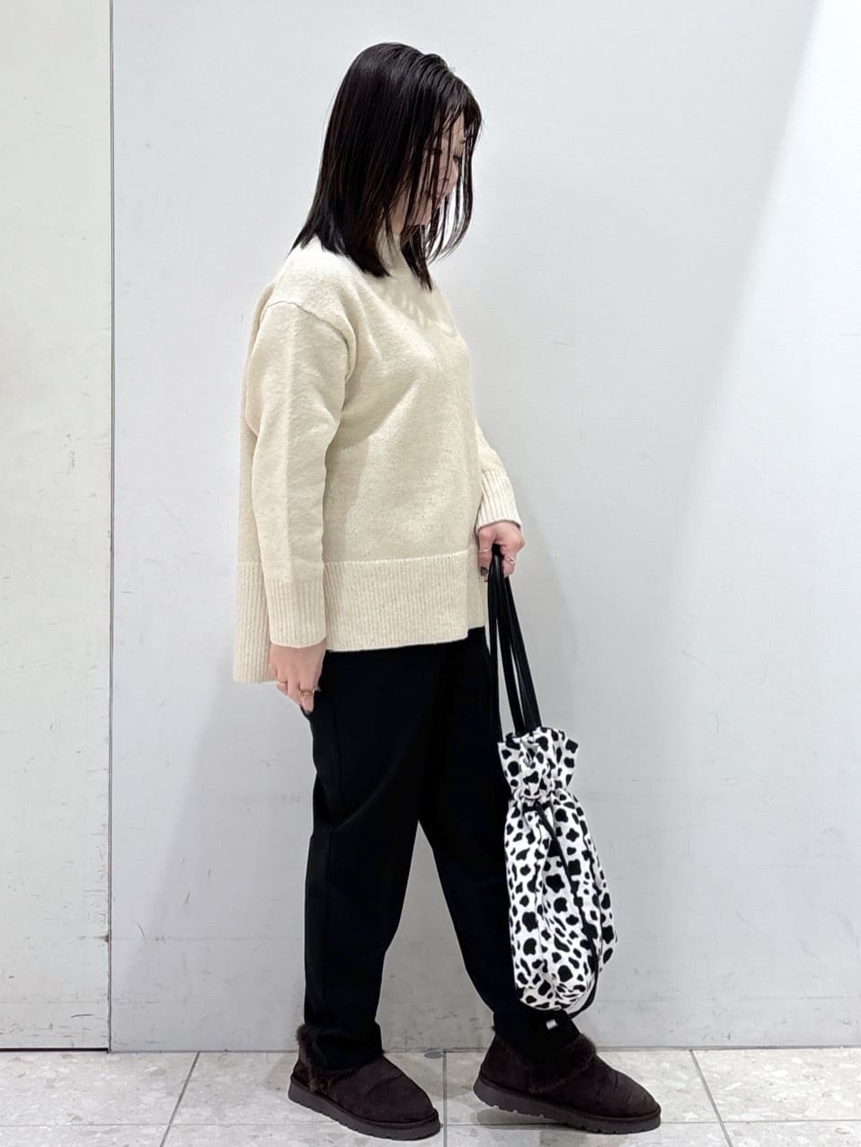 mameさんの「OPAQUE.CLIP｜ウォームタッチ イージーテーパードパンツ【洗濯機洗OK／ストレッチ】」を使ったコーディネート