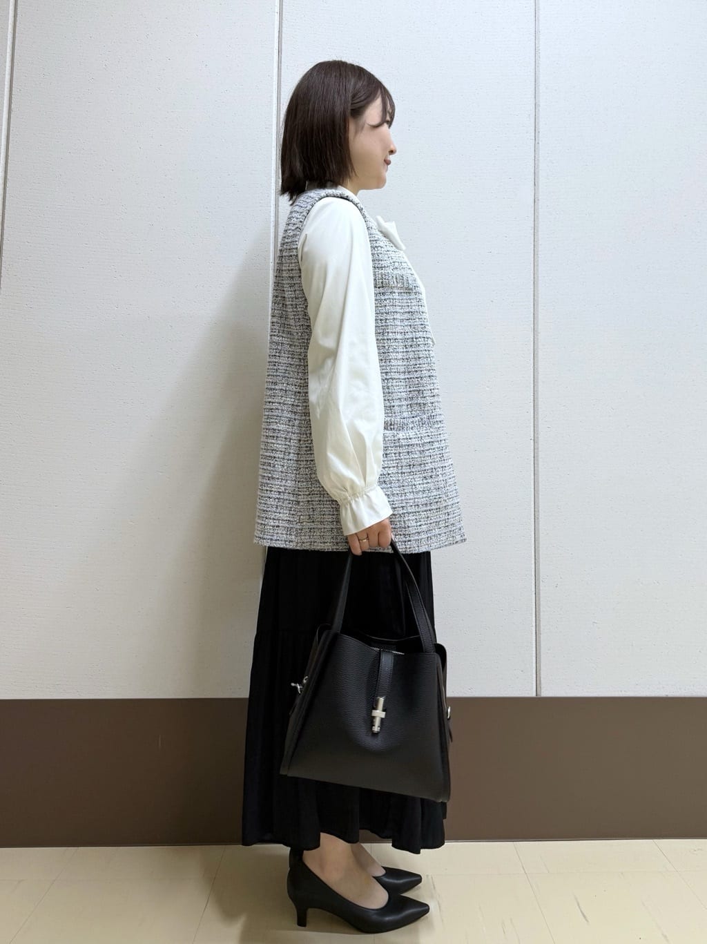Rikoさんの「INDIVI｜【2点セット／洗える】ツイードジレ＆ボウタイブラウス」を使ったコーディネート