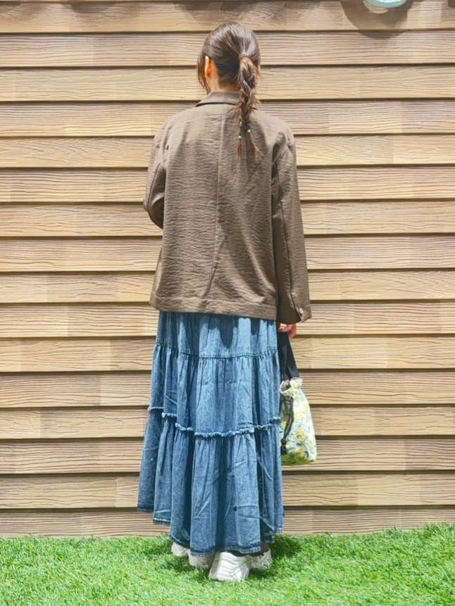 himiさんの「SHOO･LA･RUE｜【UV/抗菌防臭/洗濯機可】小さめロゴの大人スムースロンT」を使ったコーディネート