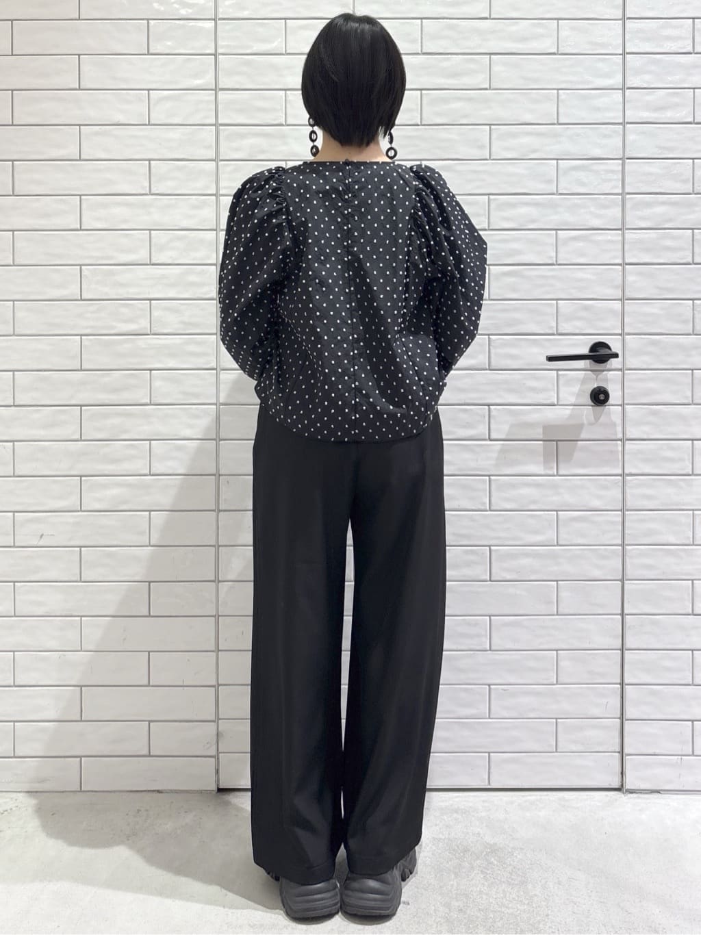 ayumiさんの「OPAQUE.CLIP｜ドビードットパフスリーブブラウス【洗濯機OK】」を使ったコーディネート