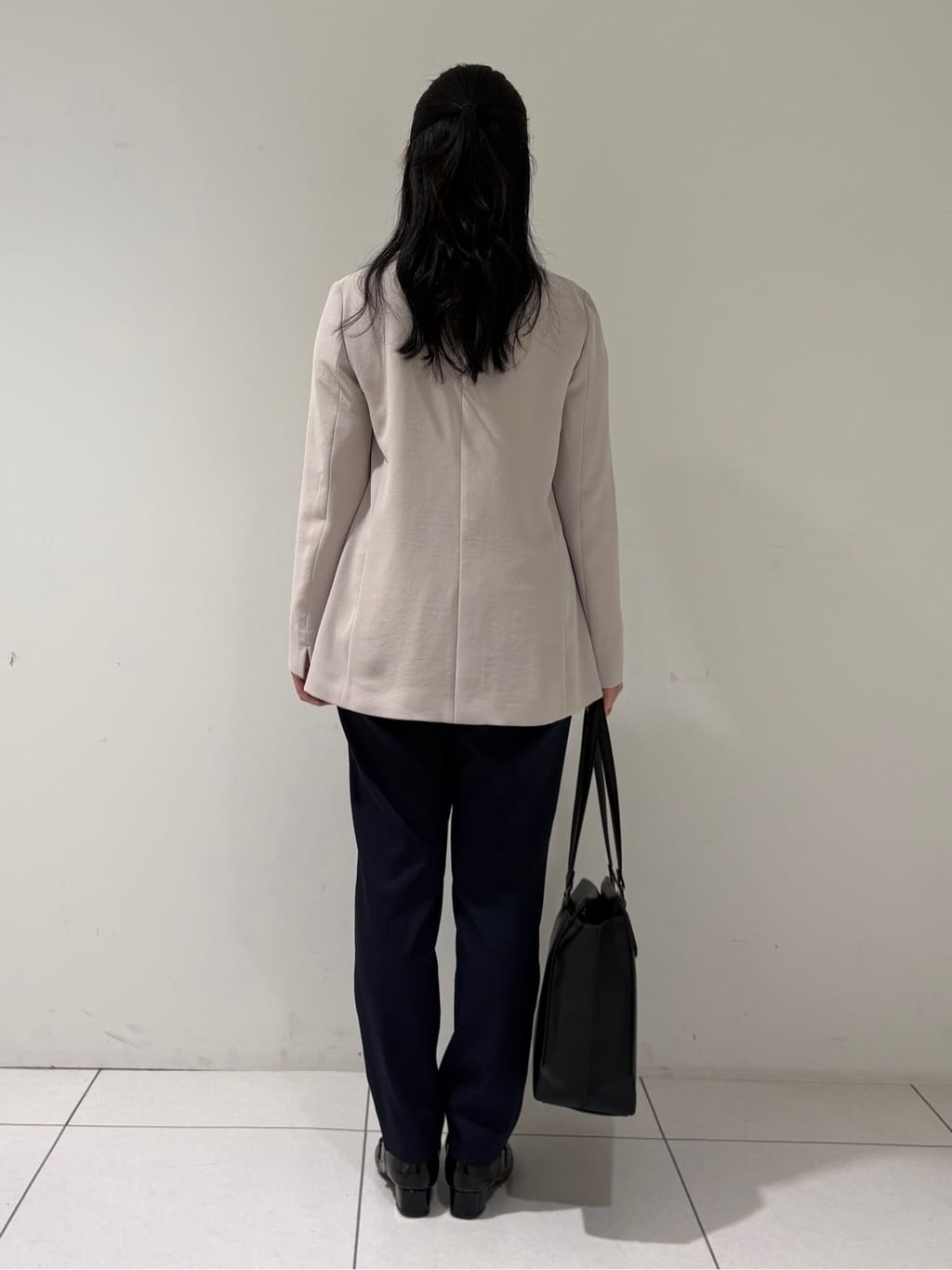 momokoさんの「INDIVI｜【洗える／キレイ色】体型カバー無縫製ニット」を使ったコーディネート