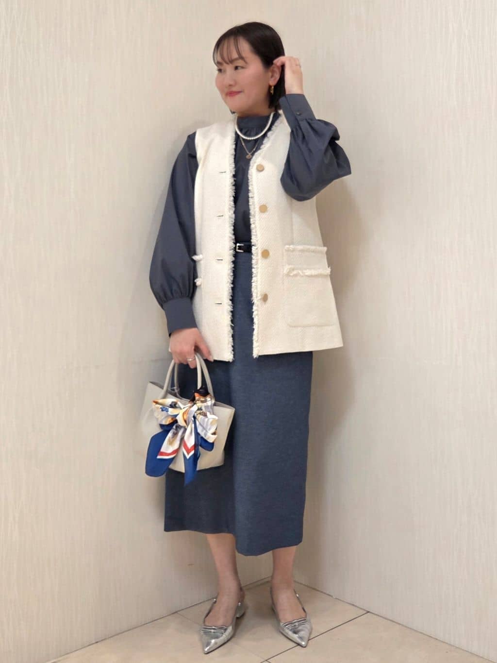 naokoさんの「UNTITLED｜【オンオフ使える】スラブツイード ジレ」を使ったコーディネート