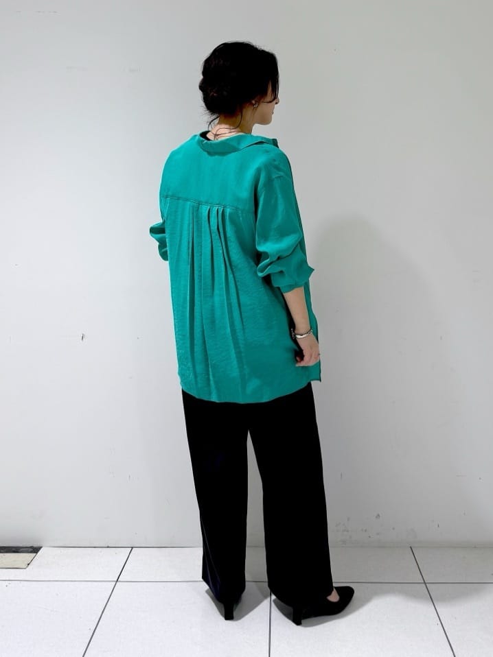 そんさんの「INDIVI｜【体型カバー／清涼感】シアーオーバーシャツ」を使ったコーディネート