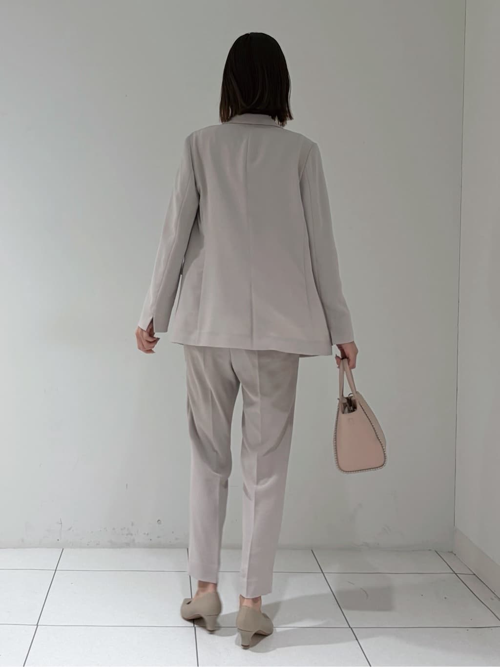 shioriさんの「INDIVI｜【洗える／多機能／SETUP可】着る日傘ダブルジャケット」を使ったコーディネート