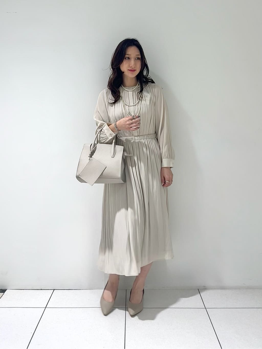 そんさんの「INDIVI｜【洗える】ギャザーフレアワンピース」を使ったコーディネート