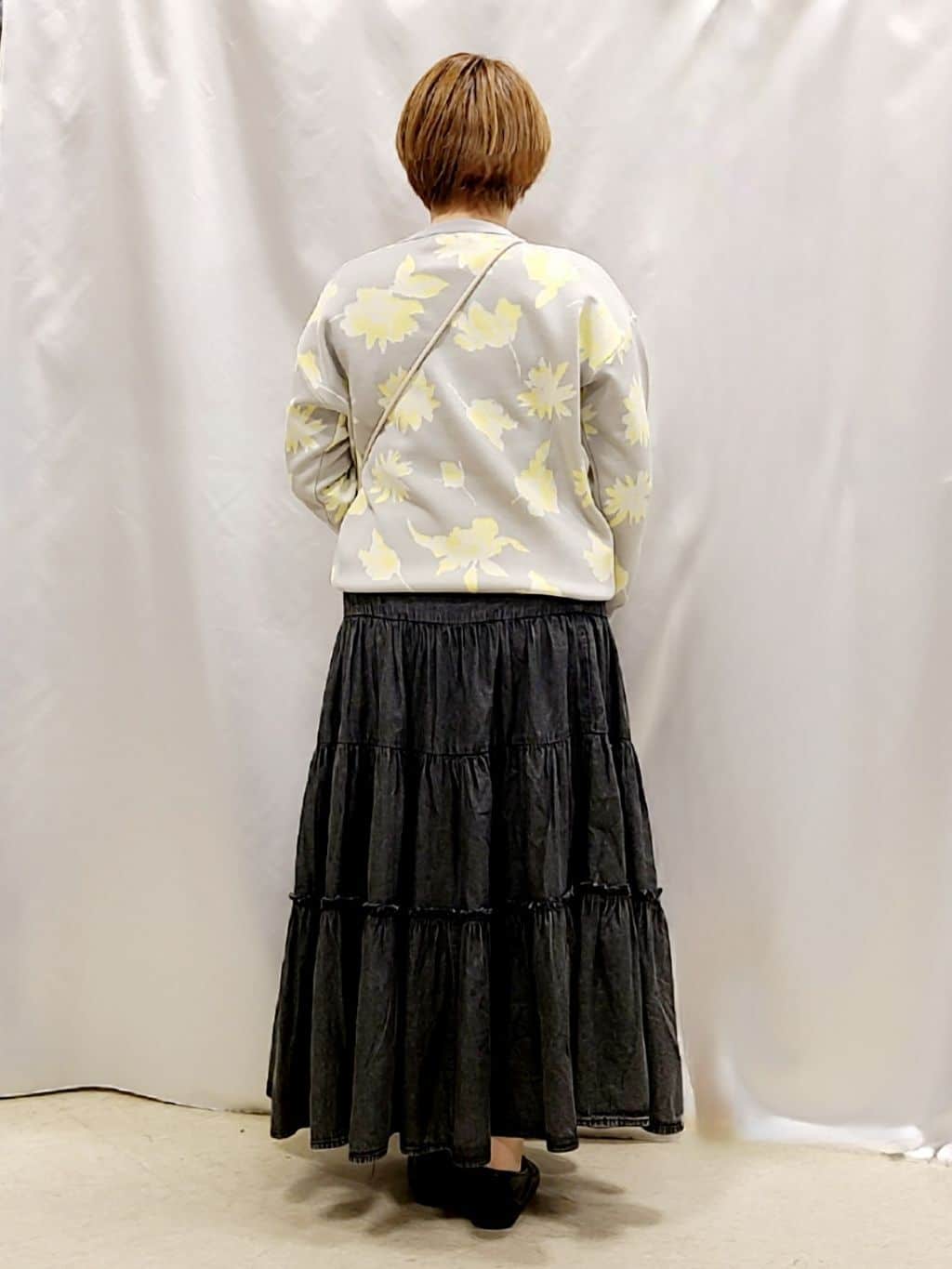 Chiiさんの「SHOO･LA･RUE｜【洗濯機可/S-LL】ゆるシルエット 甘すぎない　大人の花柄もちもちニット」を使ったコーディネート