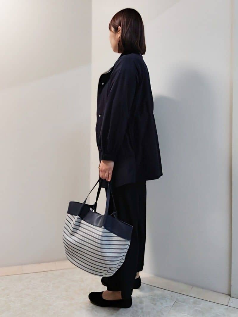エリさんの「Reflect｜ドライタッチストレートワイドパンツ」を使ったコーディネート